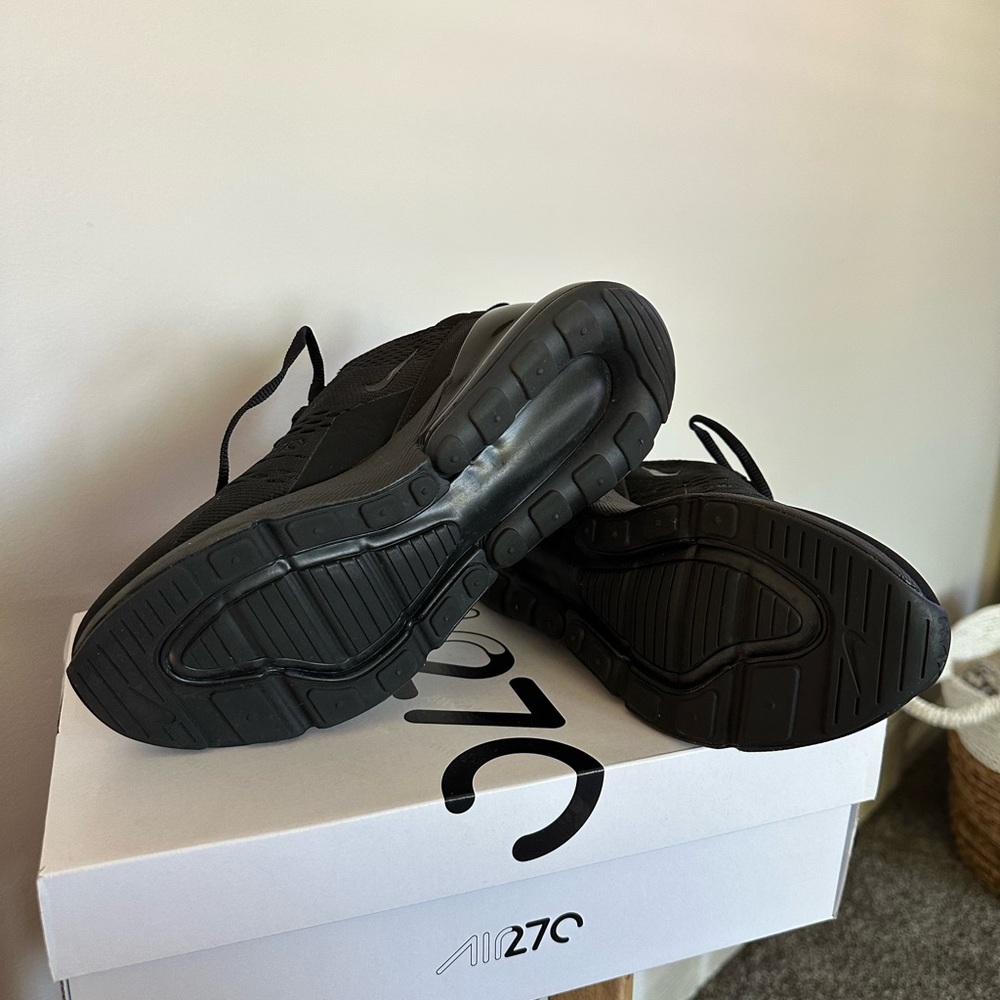 Nike Air Max 270 Women’s Shoes - Picture 5 of 8